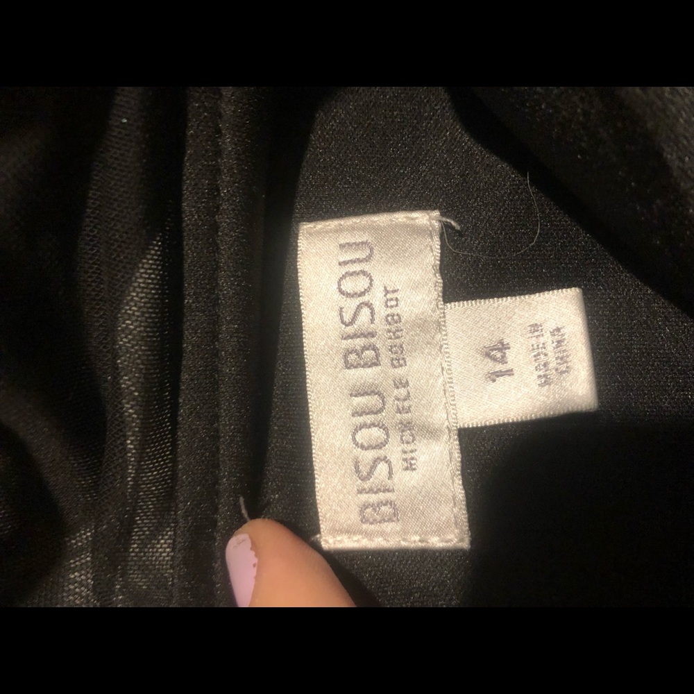 Cocktail dress. - Picture 2 of 4